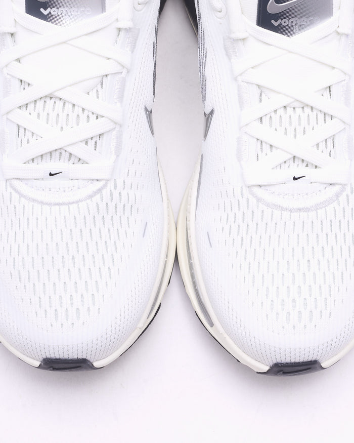 Sneakers Nike Women's Vomero 18 ESS - IO9915-101