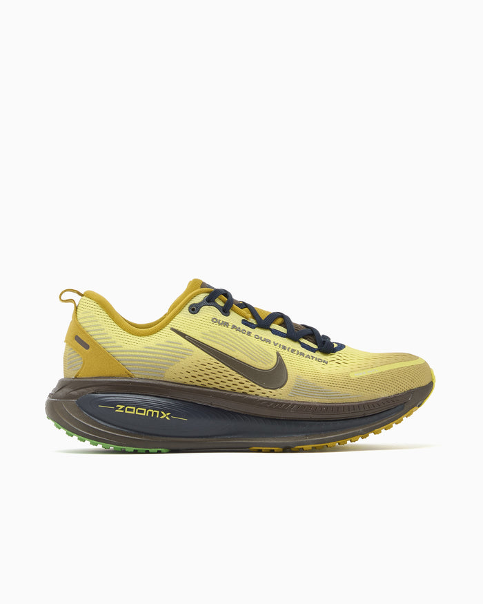 Sneakers Nike Women's Vomero 18 SE - IQ3413-704