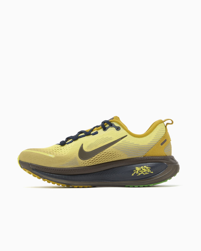 Sneakers Nike Women's Vomero 18 SE - IQ3413-704