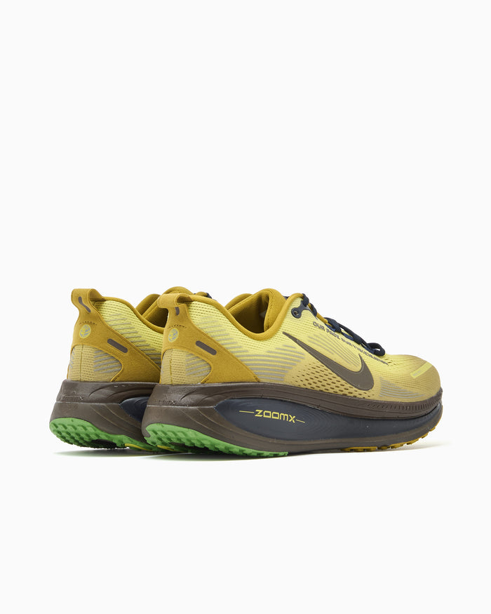 Sneakers Nike Women's Vomero 18 SE - IQ3413-704