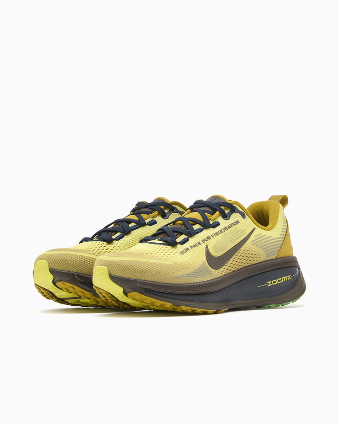 Sneakers Nike Women's Vomero 18 SE - IQ3413-704