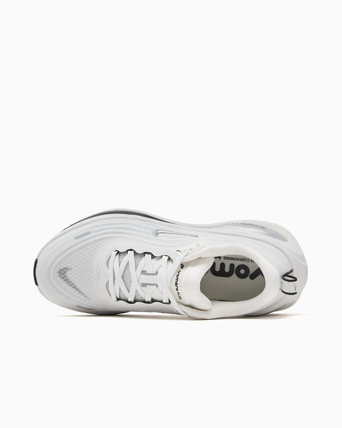 Sneakers Nike Women's Vomero Plus ESS - IO9916-101