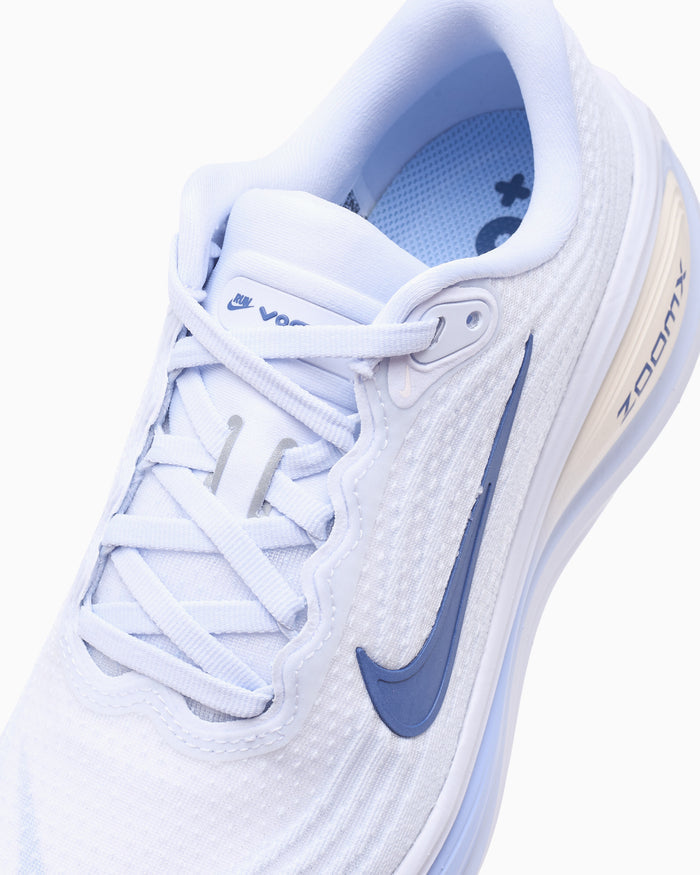 Sneakers Nike Women's Vomero Plus - HV8154-108