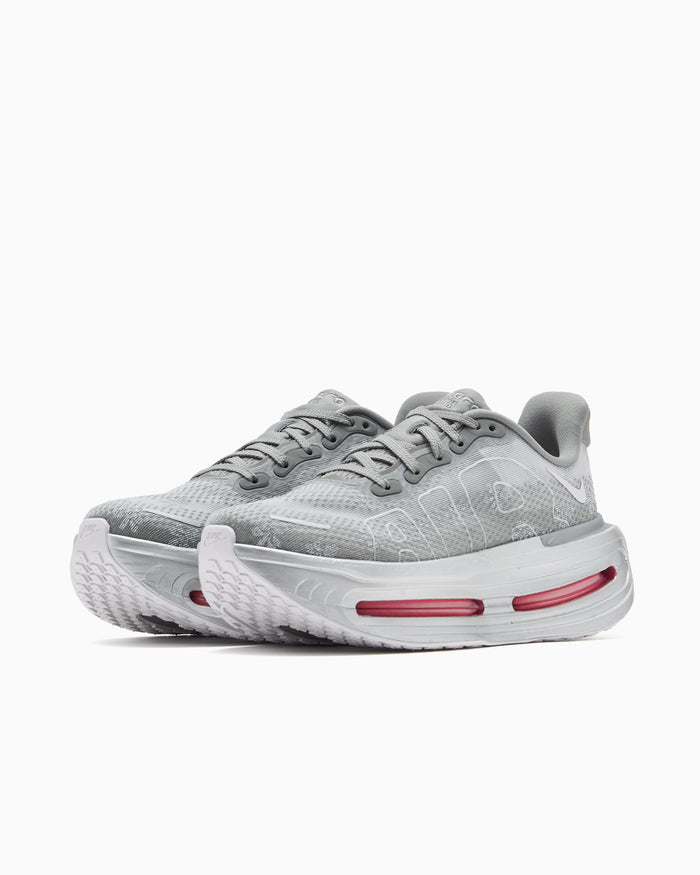 Sneakers Nike Women's Vomero Premium QS "Fleur De Lis" - IQ0028-001
