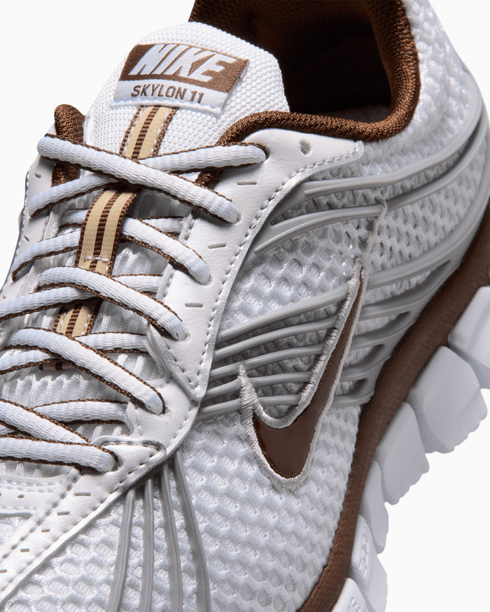 Sneakers Nike Women's Zoom Skylon 11 - IU7360-102