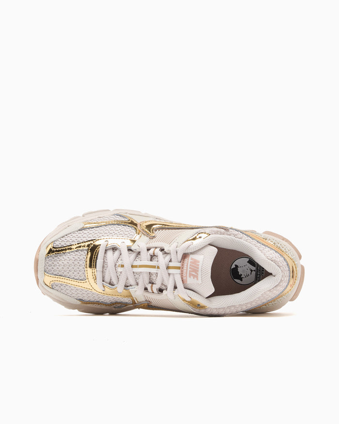 Sneakers Nike Women's Zoom Vomero 5 "Chrome" - IV4311-101