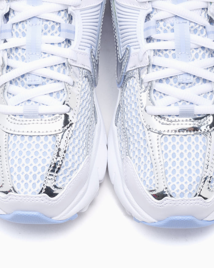 Sneakers Nike Women's Zoom Vomero 5 "Chrome" - IV4311-100