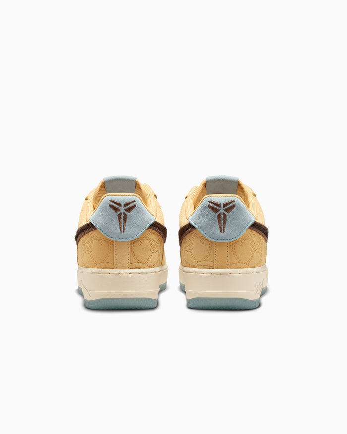 Sneakers Nike x Kobe Bryant Air Force 1 Low Protro "Siempre Mio" - IM0582-700